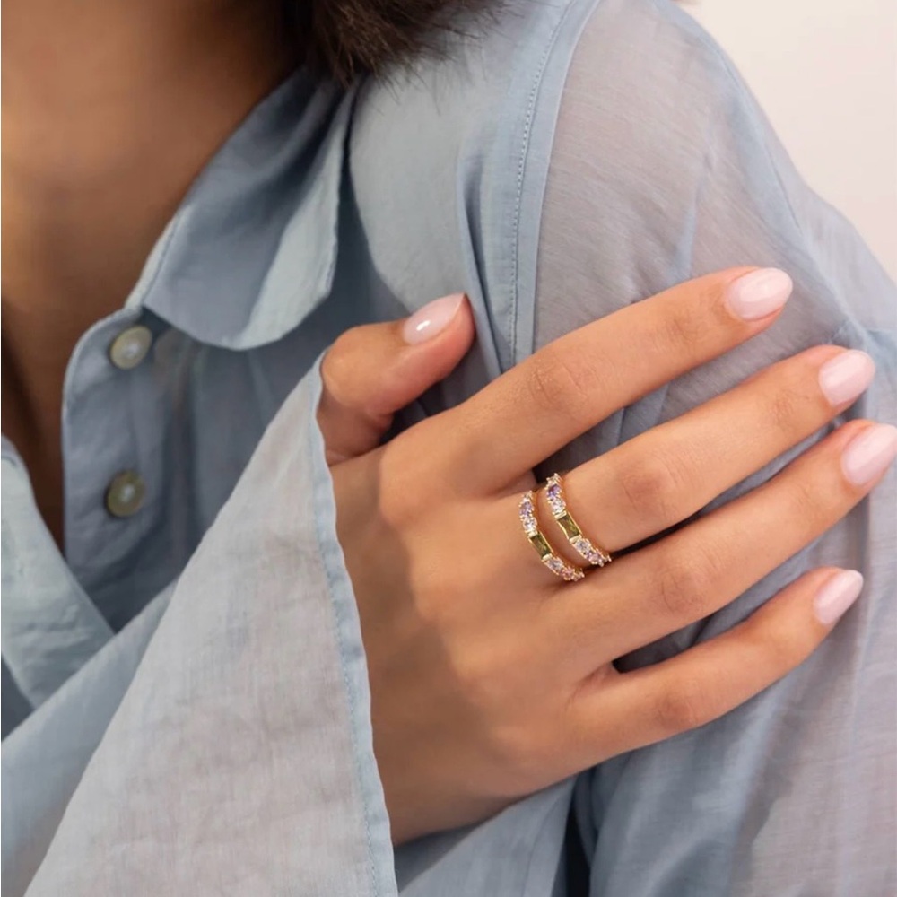 Nwt Gold Stackable Ring With Olive Center And Pas… - image 4